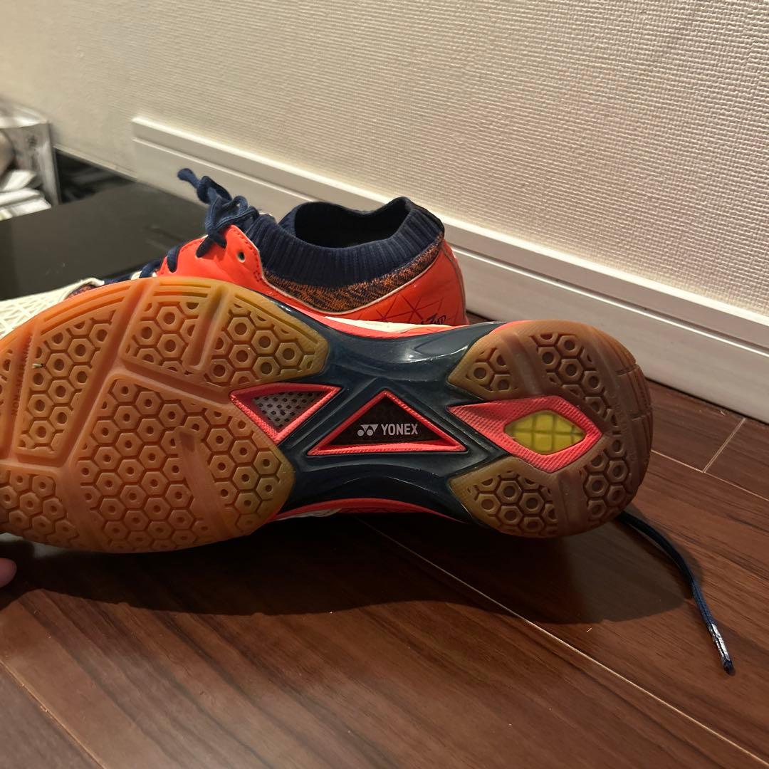 YONEX バドミントンシューズ ホワイト/オレンジ/ネイビー 26.0cm