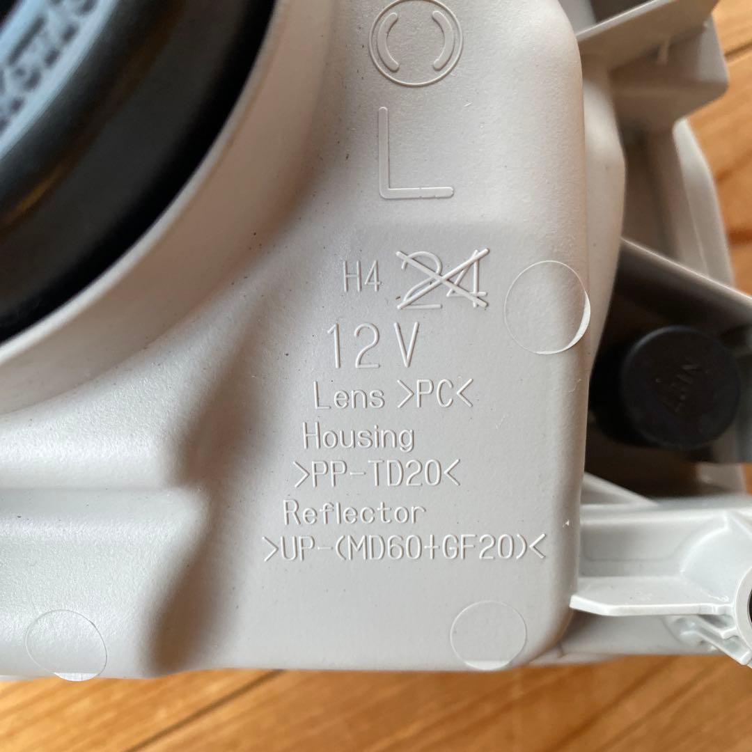 S*8様 スズキ CARRY ヘッドライトセット 未使用　2〜3年前のモデル　レ