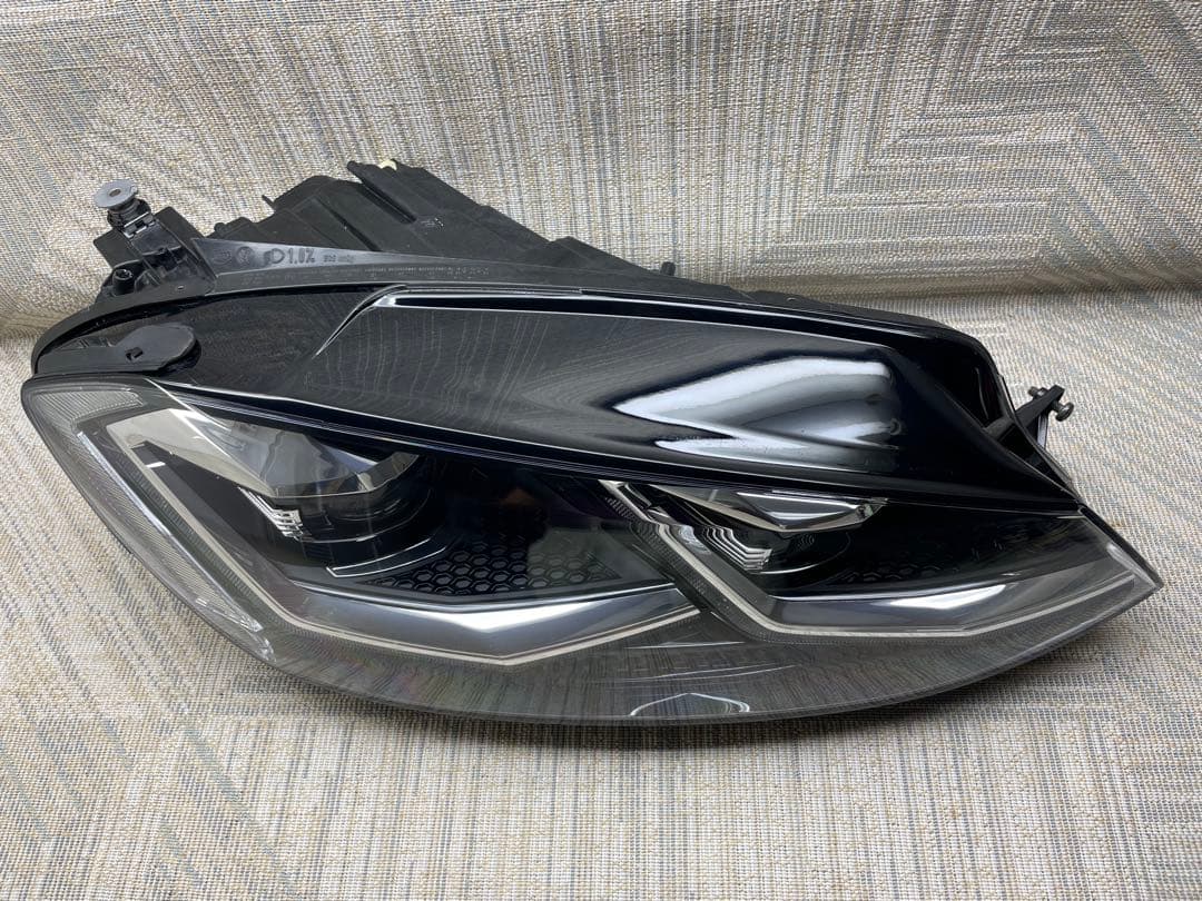 VW　ゴルフ7　5G　後期　ヘッドライト　右側　LED　5G2 941 036