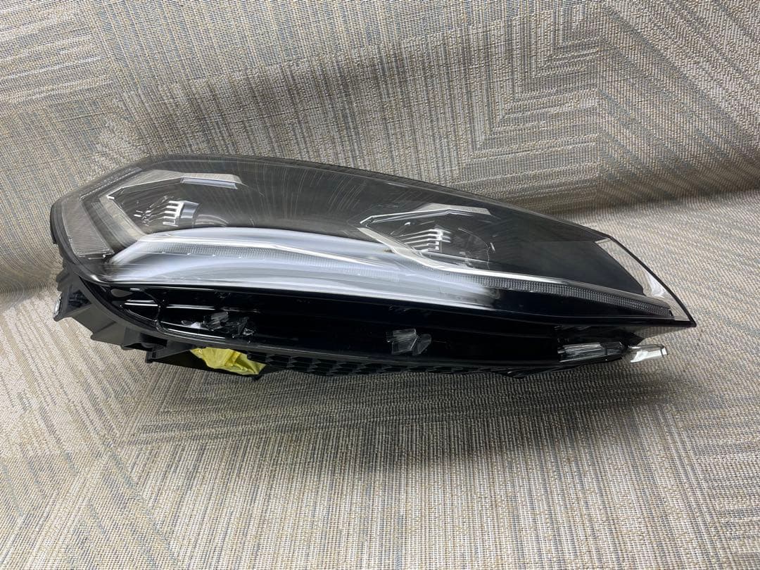 VW　ゴルフ7　5G　後期　ヘッドライト　右側　LED　5G2 941 036