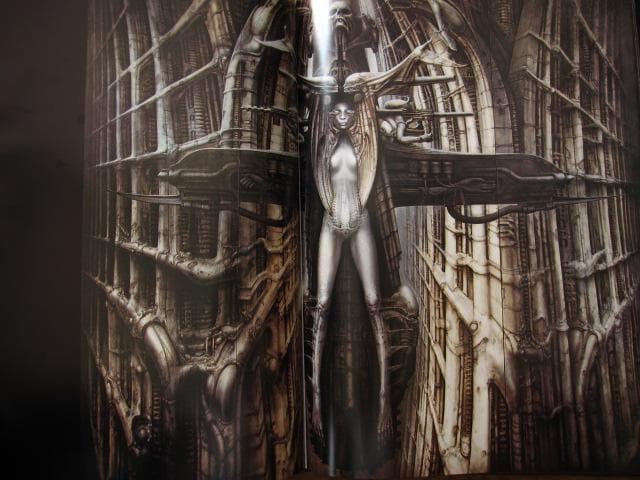 H.R.GIGER’S NECRONOMICON　H.R. ギーガー　難有