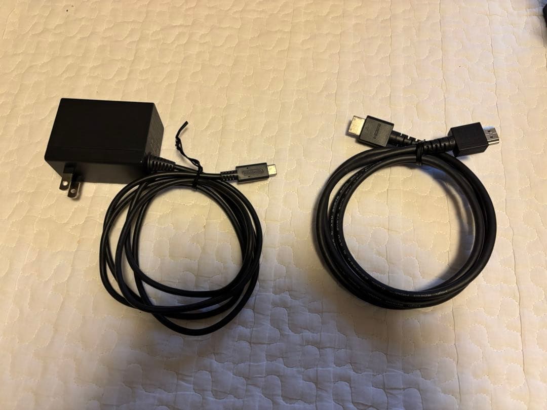 ニンテンドーSwitch 通常モデル 【中古】（2022年購入・箱あり）