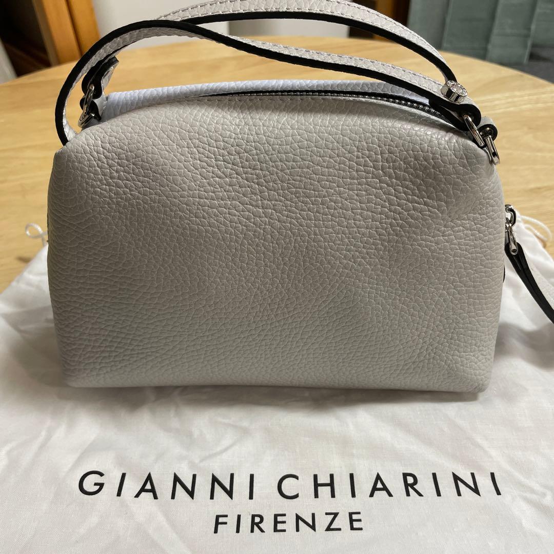 GIANNI CHIARINI バイカラーレザー バッグ　小さいサイズ