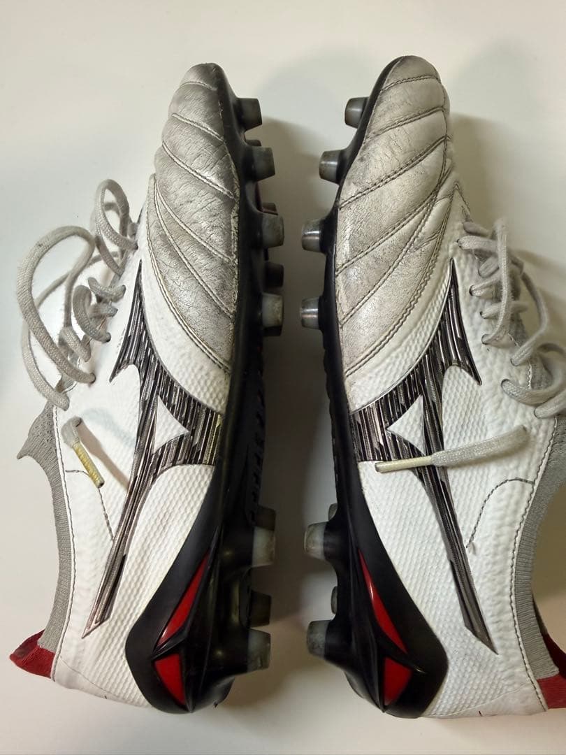 Mizuno Morelia Neo βサッカーシューズ ホワイト/レッド