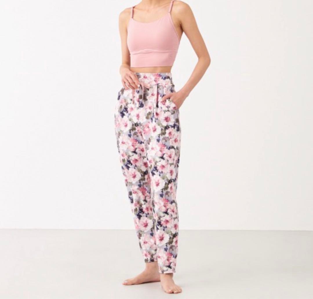 チャコット 美品　ラナンキュラスプリントパンツ　L