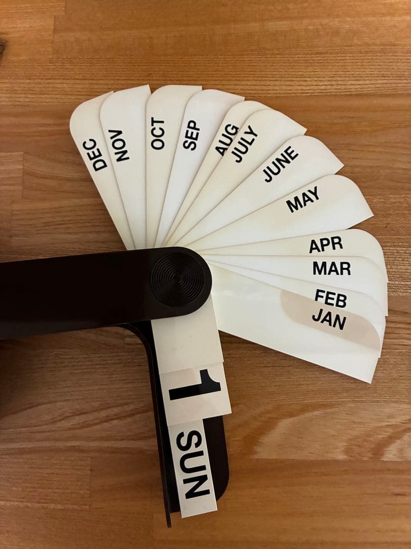 DANESE 回転式 卓上カレンダー