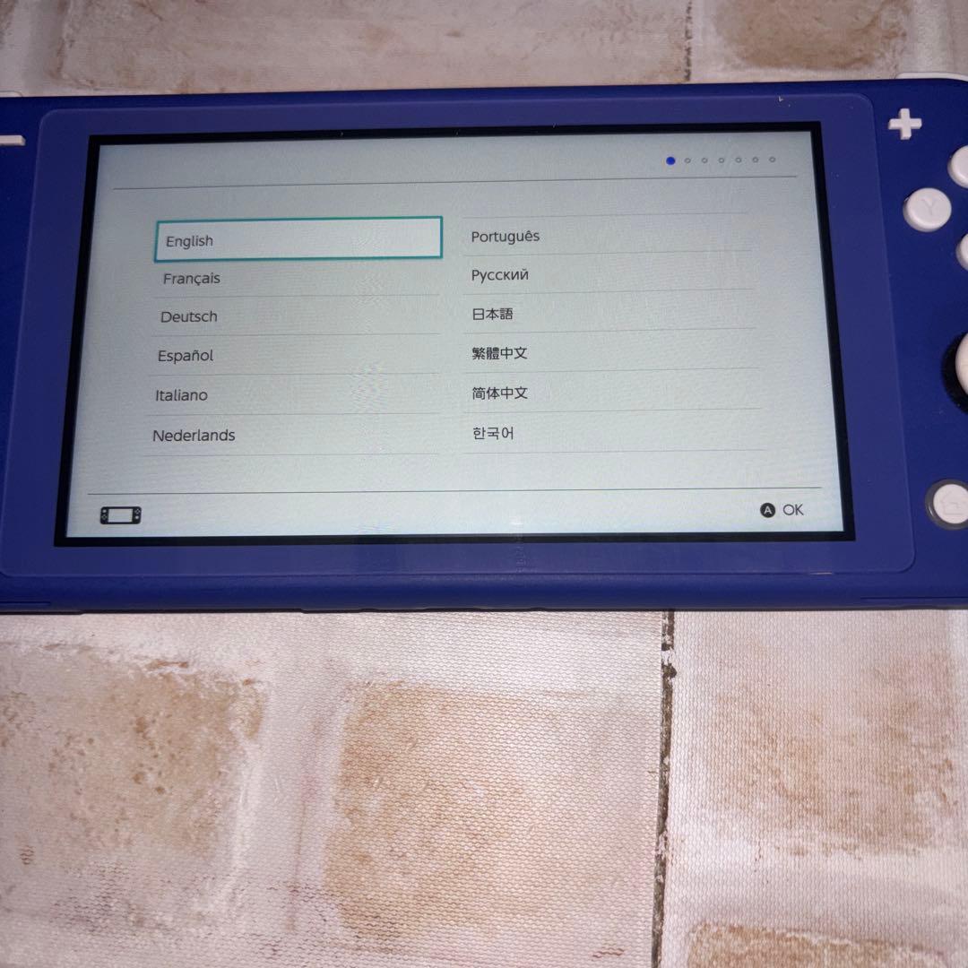 Nintendo Switch light ブルー