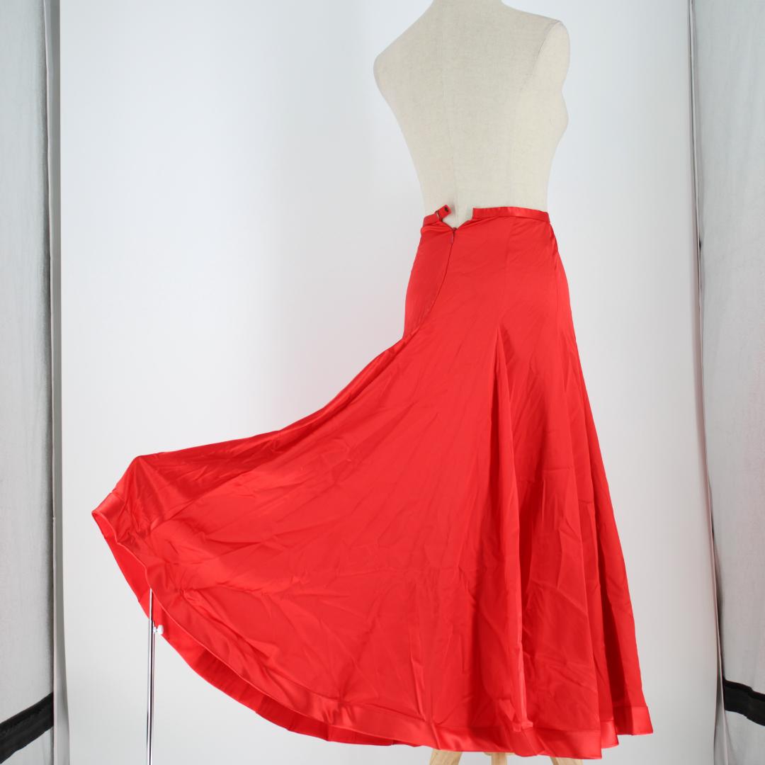 【美品 フラメンコ衣装】レッド ファルダ スカート 赤 光沢 軽い レッスン