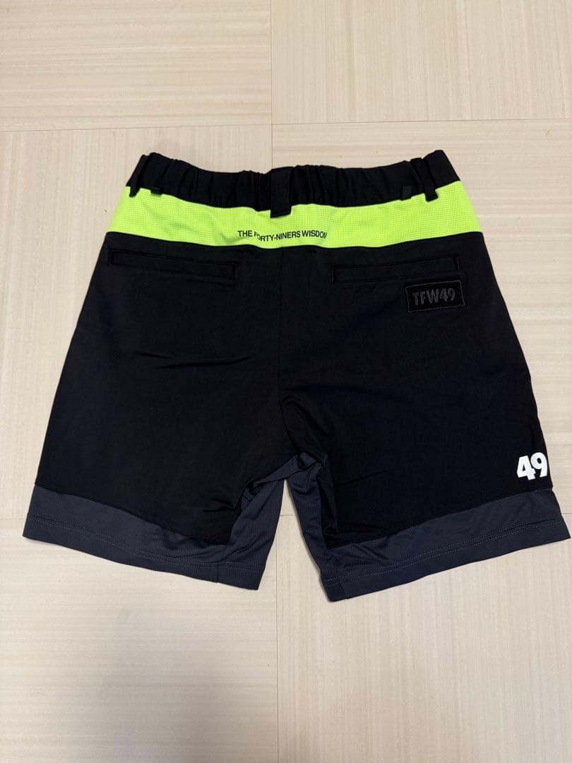 TFW49 ショートパンツ ブラック/ネオンイエロー