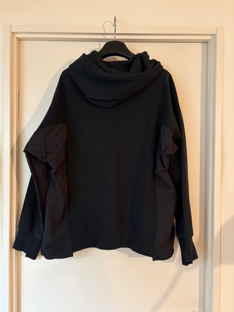 NIKE × Sacai コラボスウェットパーカー