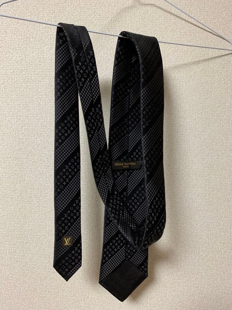 【中古品】Louis Vuitton ルイヴィトンのシルク ネクタイ ブラック
