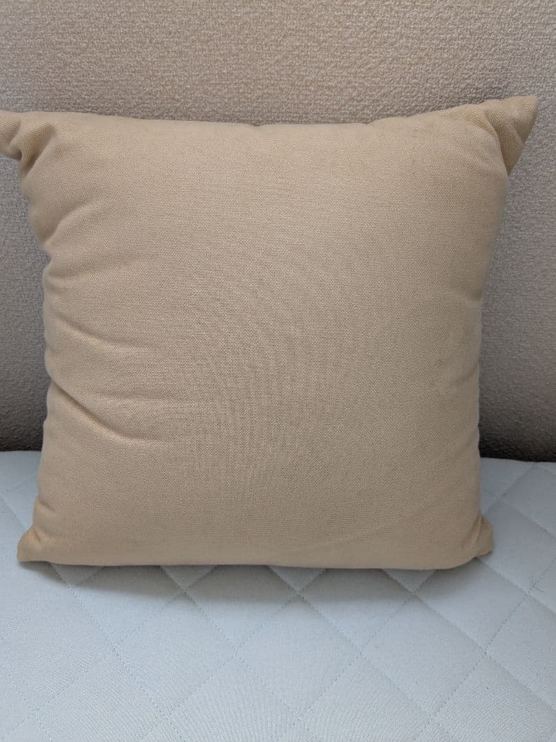 ピーターラビット　ゴブラン織りクッション