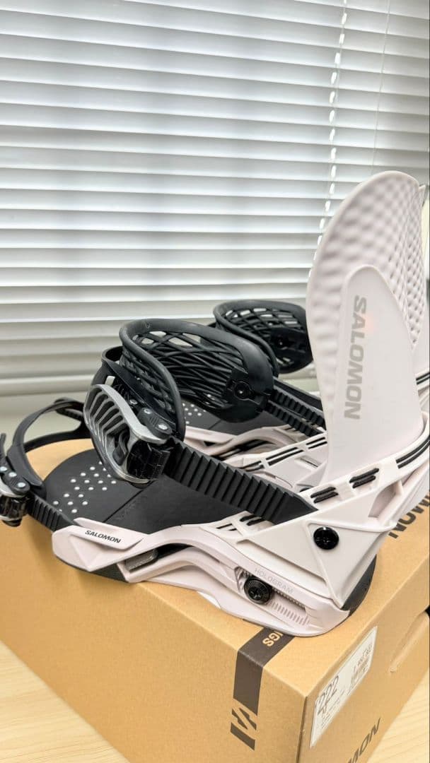 スノーボード SALOMON HOLOGRAM M SIZE