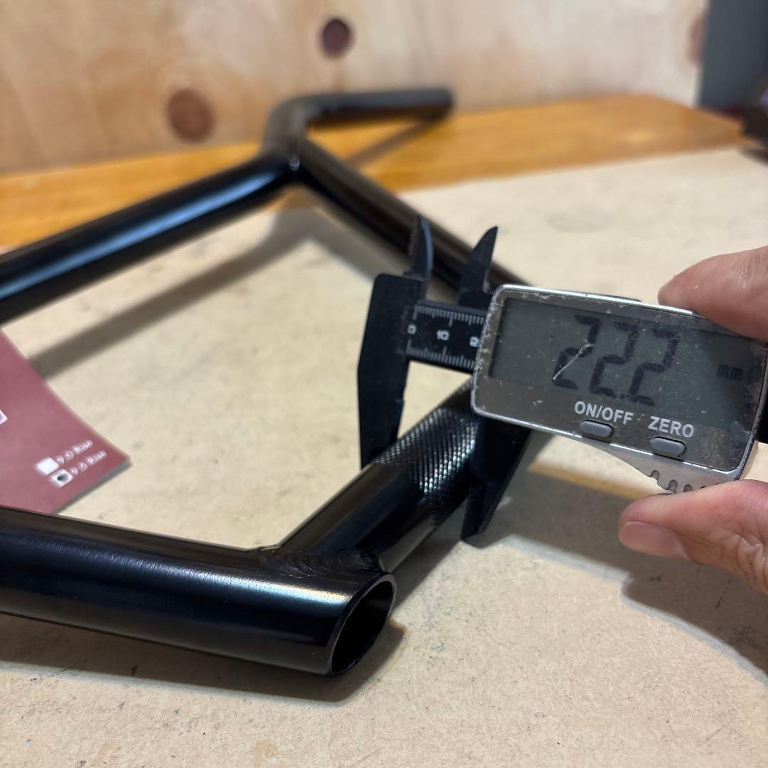 animal Foursome Bar 9.5” BMX ブラック ハンドルバー