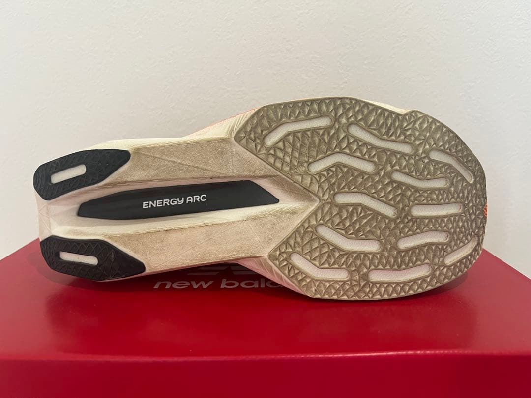 ニューバランス　フューエルセルスーパーコンプペーサー2 26.0cm