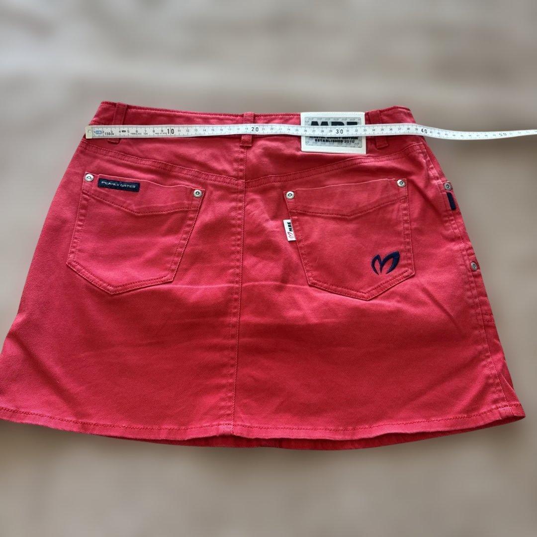 パーリーゲイツ　ロゴ長袖モックネック1紺とマスターバニー　ロゴ赤スカート2