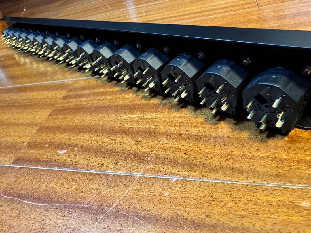 16ch コネクターパネル Neutrik コンボジャック仕様 XLR&TRS