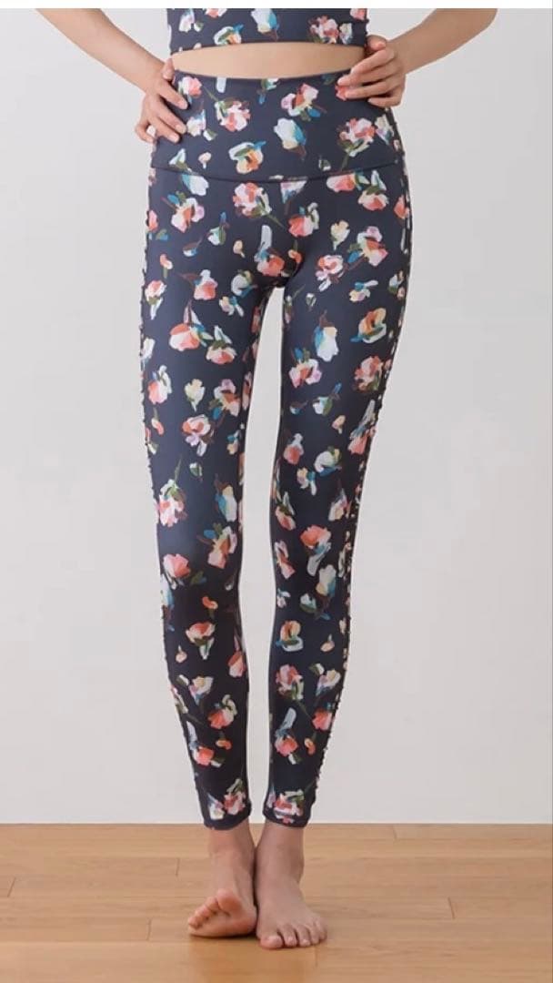 新品未使用スカーラSUKALAローズプリントレギンス ラバlavaリアルストーン