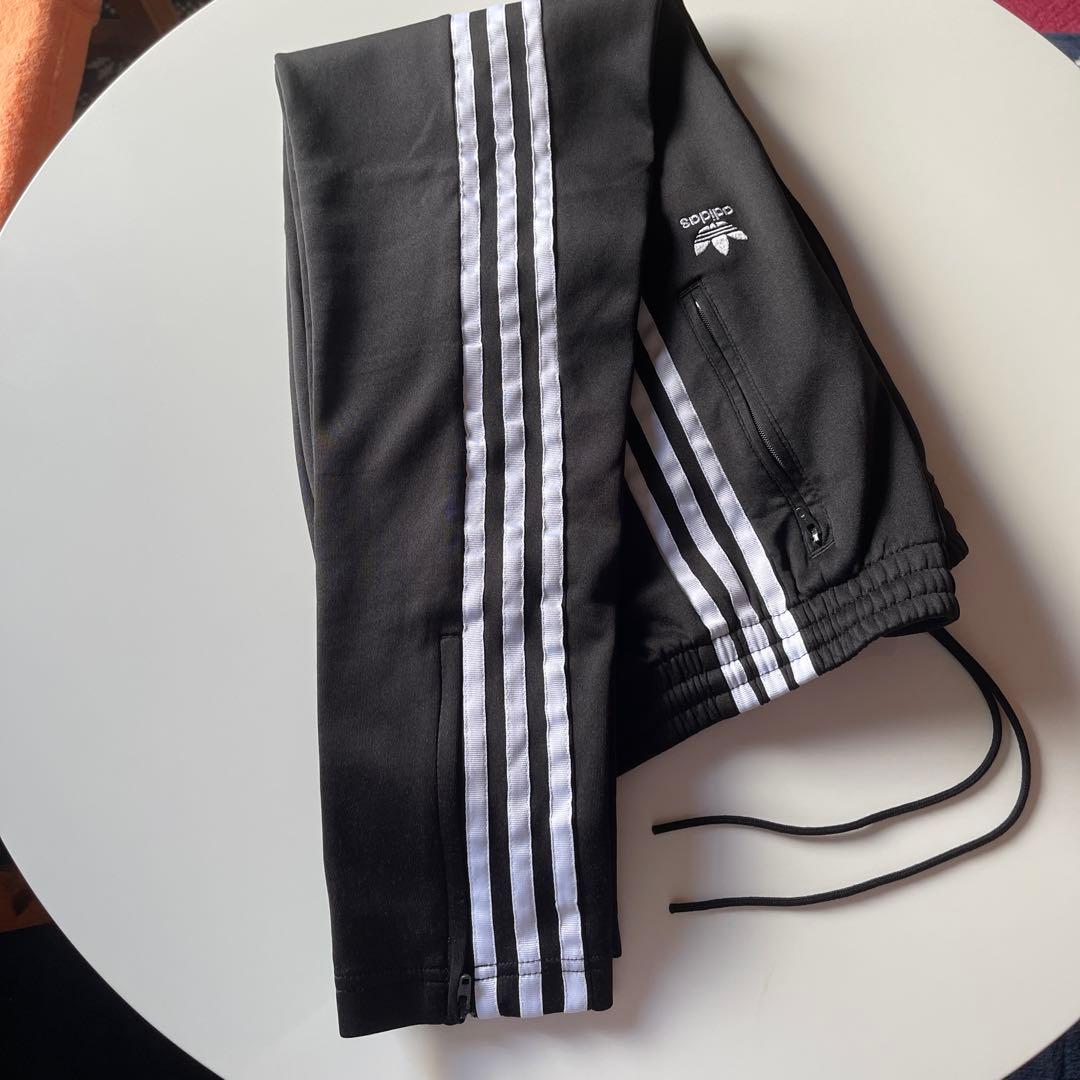 アディダス　トラックパンツ　L 黒　人気　スリーライン