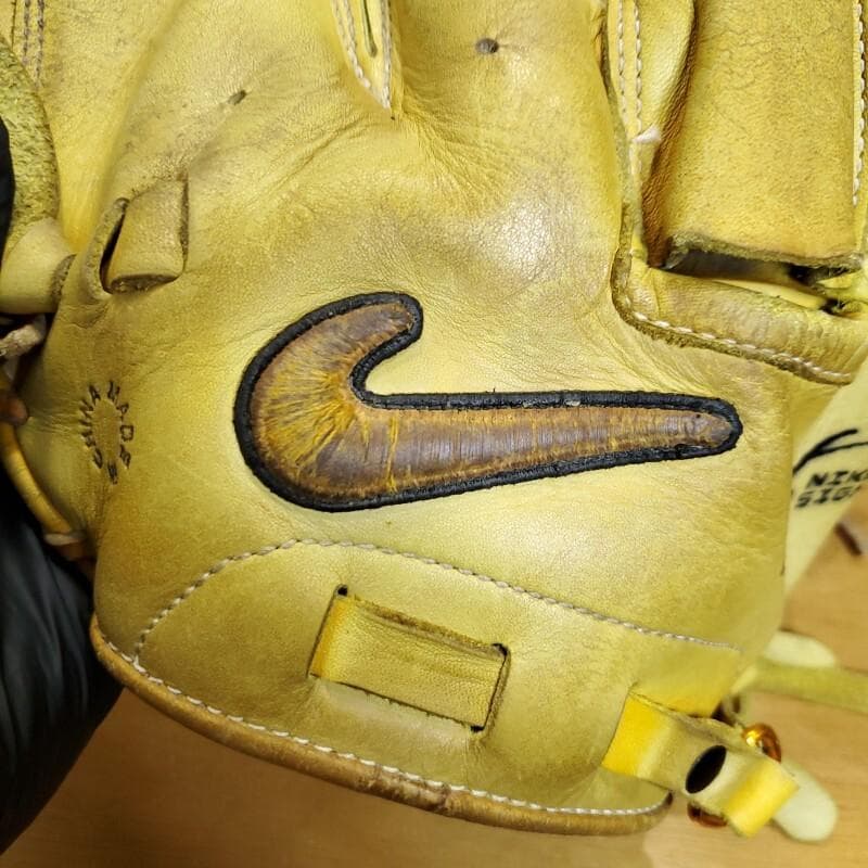 NIKE ナイキ 城島健司モデル 限定イエロー キャッチャーミット 軟式グローブ