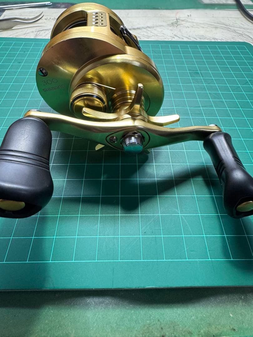 【メンテナンス済】シマノ(SHIMANO) 18 カルカッタコンクエスト300