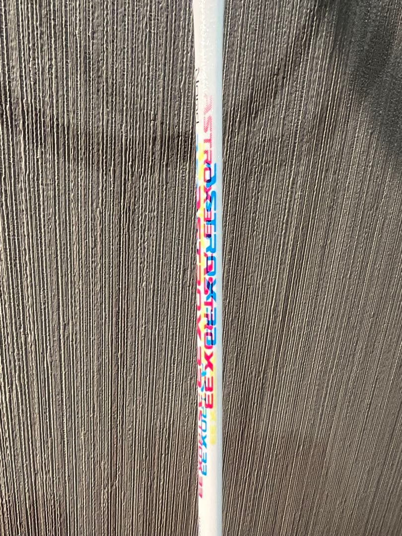 【美品】YONEX バドミントンラケット アストロクス33