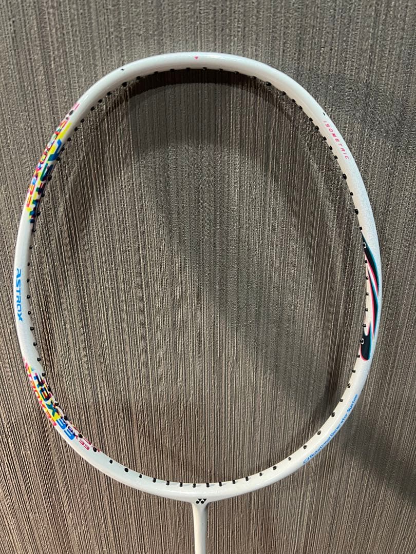 【美品】YONEX バドミントンラケット アストロクス33