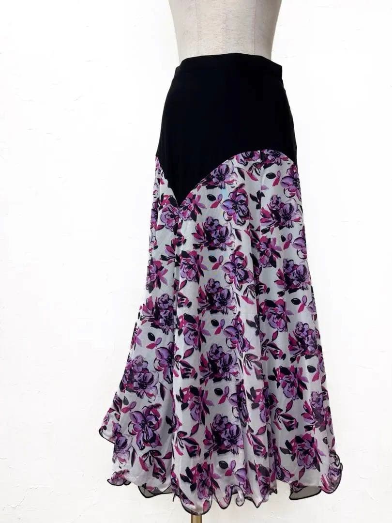 【華やか】新品　社交ダンス 花柄フレアスカート 黒×紫 スタンダードb706
