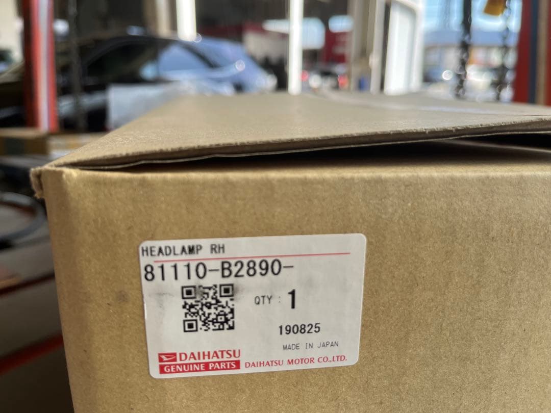 【値下げ不可】LA910S タフト 右ヘッド ステ折れあり