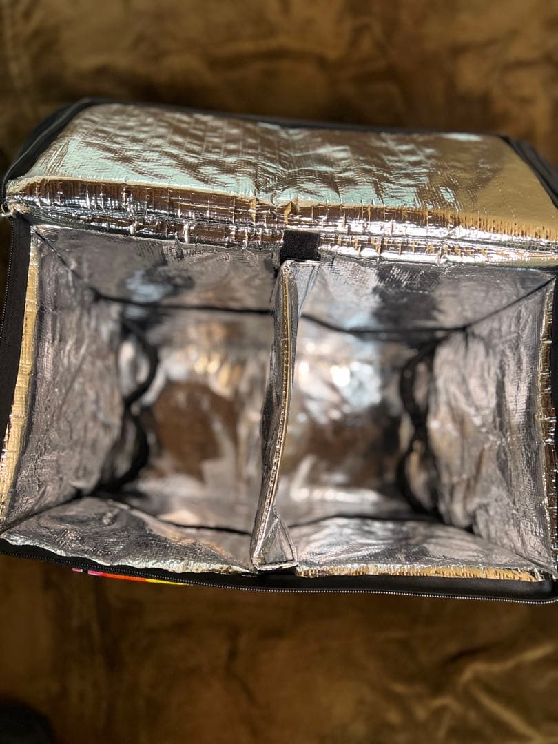 【新品未使用】Uber Eats 海外アーティストモデル 配達用バッグ