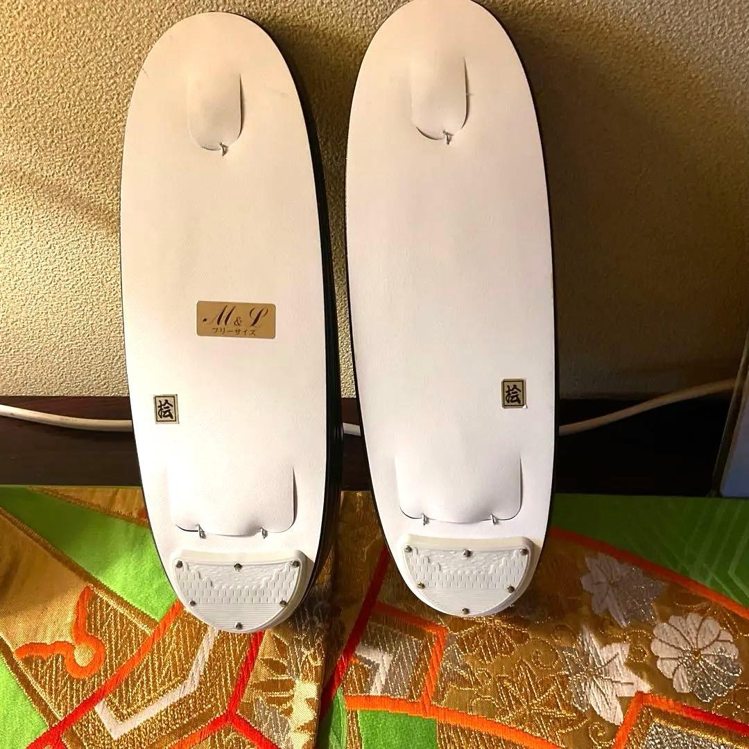 最高級　錦糸が織り込まれた華やかな　草履バッグセット