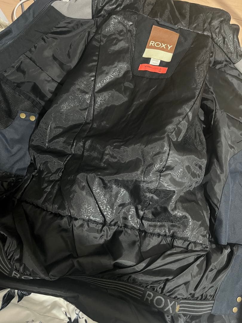週末限定 新品未使用 ROXYスノーボードウェア 着画あり