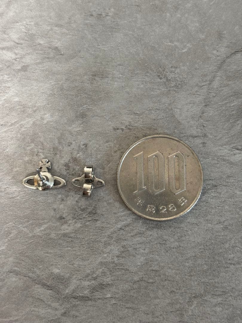 Vivienne Westwoodシルバー ピアス(片耳用)