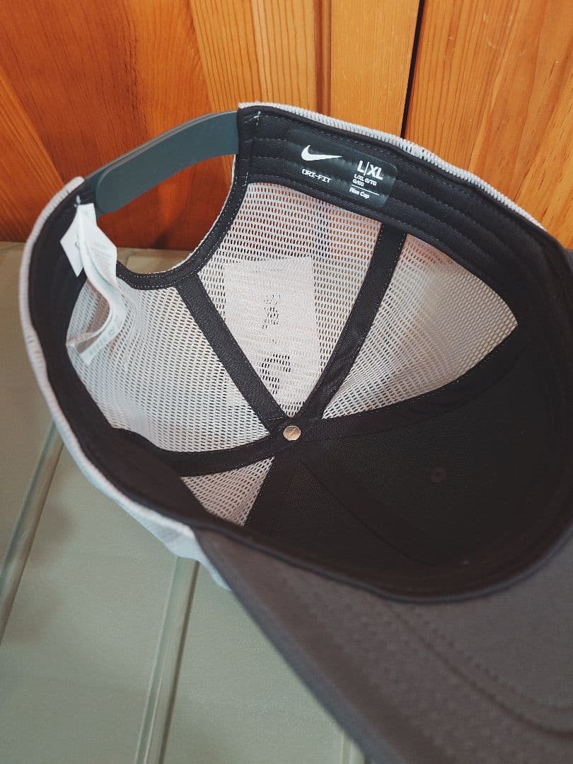 リバプール　NIKE　メッシュキャップ