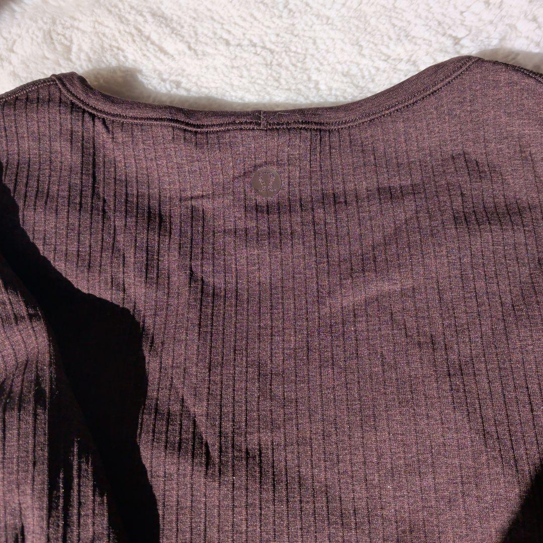 Happypigさま専用　ルルレモン　カップ付き長袖シャツ