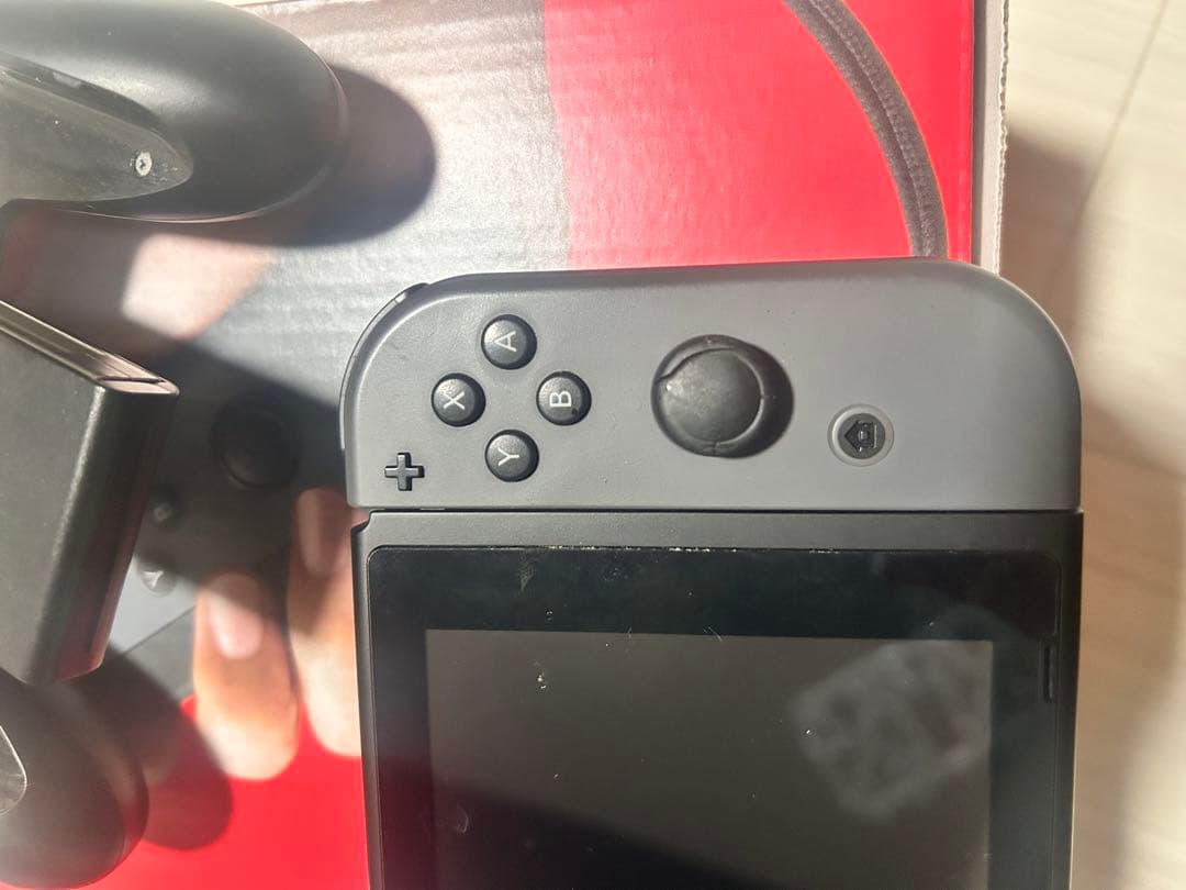 Nintendo Switch 本体 (キャリングケースもお付けします！)