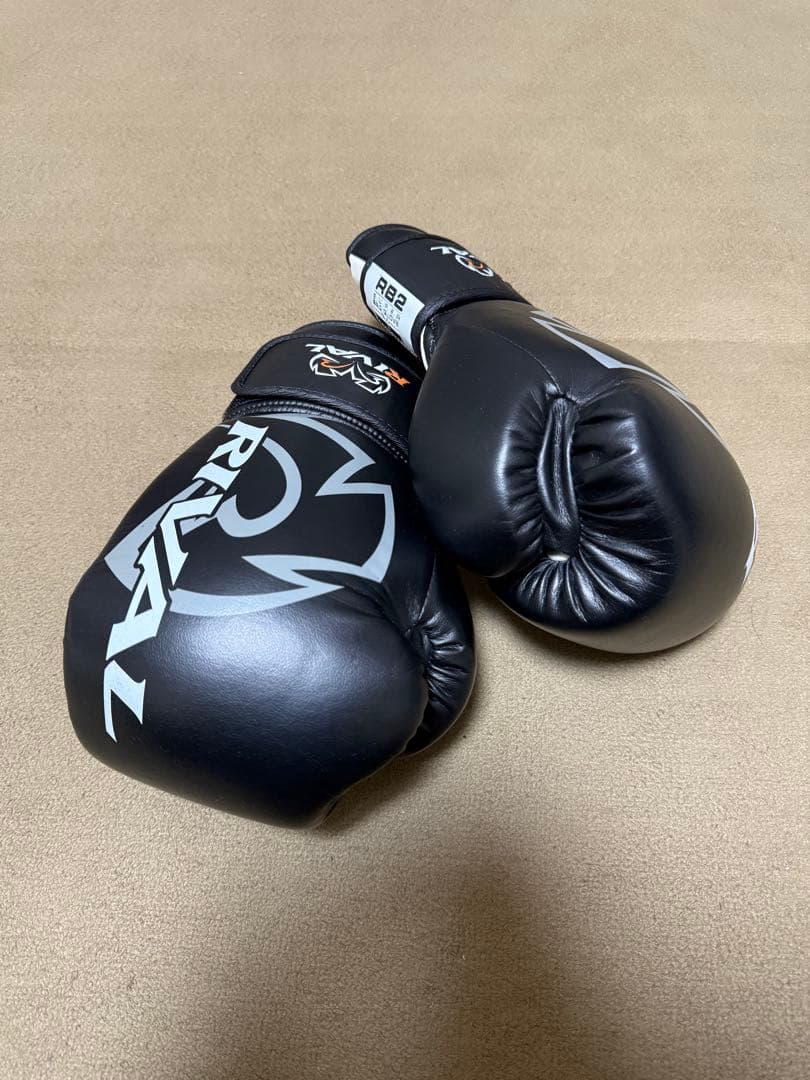 【新品未使用】　RIVAL ライバル　ボクシンググローブ　グローブケース付8oz