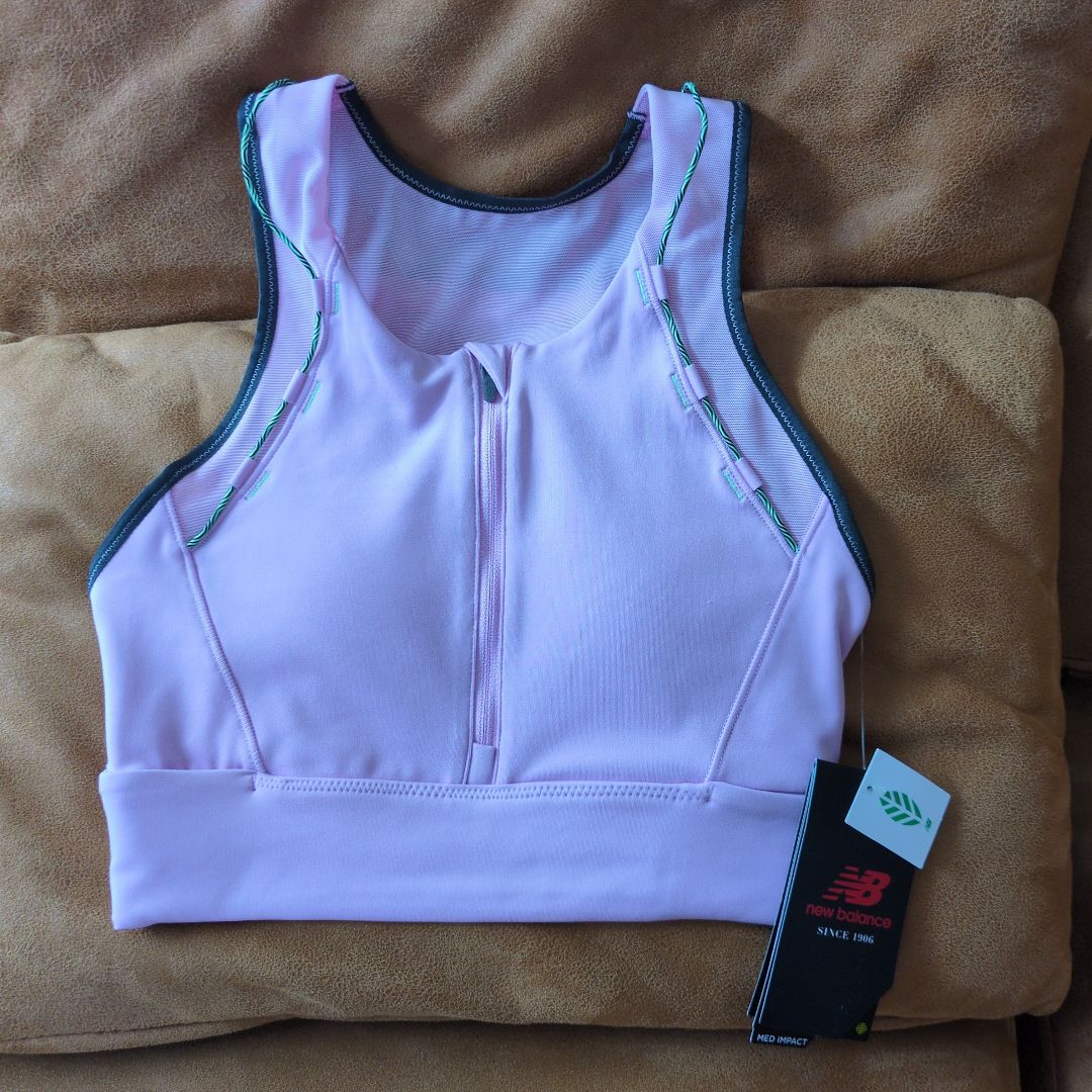 新品未使用)New Balanceスポーツブラ２枚！Sサイズ定価17600円