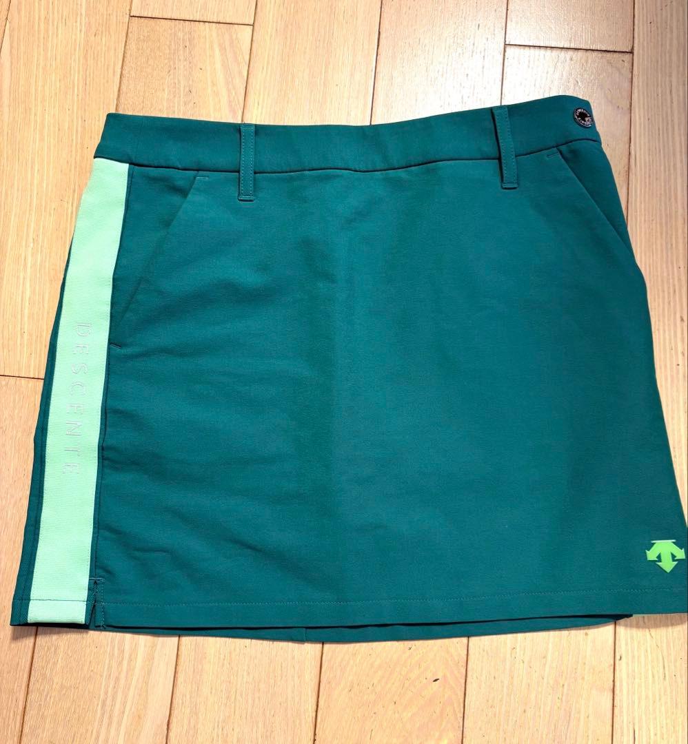 美品　デサントゴルフ　ポロシャツ　スカート　上下セット　グリーン　緑　S M