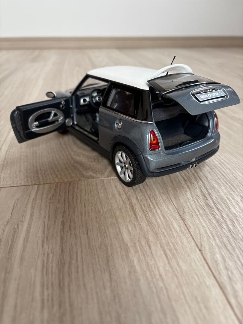 1/18 ミニクーパーS 2003 オートアート製