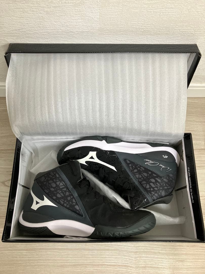 【未使用品】Mizuno ウエーブチェイサー　ブラック/ホワイト　ユニセックス