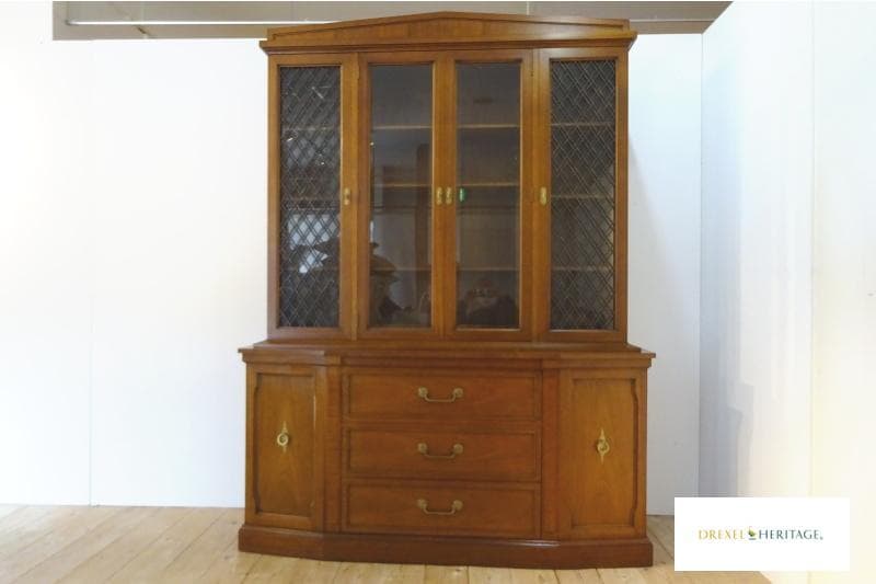 ドレクセルヘリテイジ　トライユン　チャイナ　キャビネット　カップボード