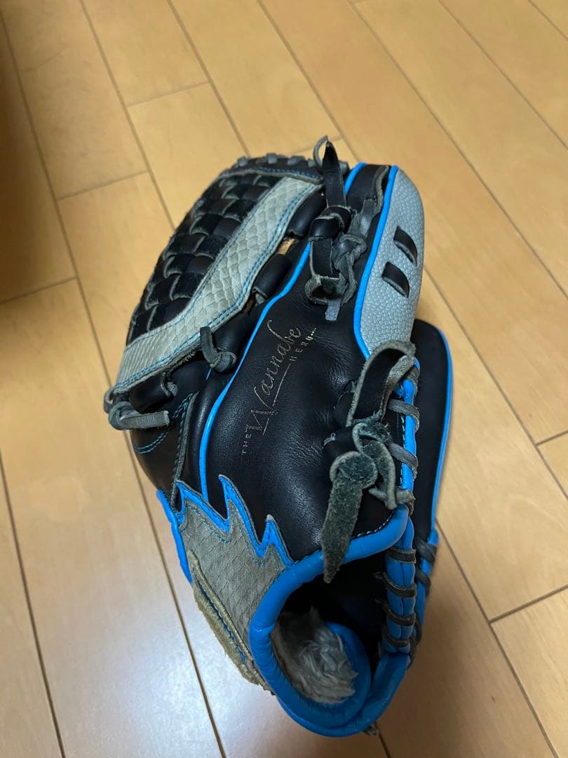 ウィルソン　ワナビーヒーロー軟式グローブ