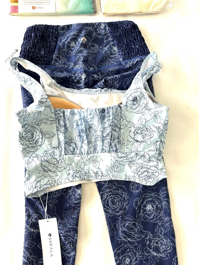 計4点タグ付新品スカーラ上下セット　MブラトップとSレギンス　スカーラ2バック付