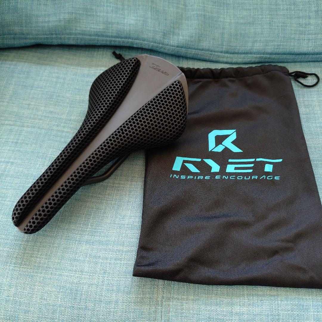 RYET 3Dプリント　カーボンサドル