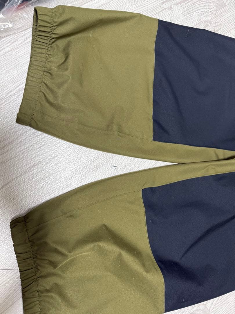 スノーボードウェア26LATE マウンテンロックスター　ブラック/オリーブ上下