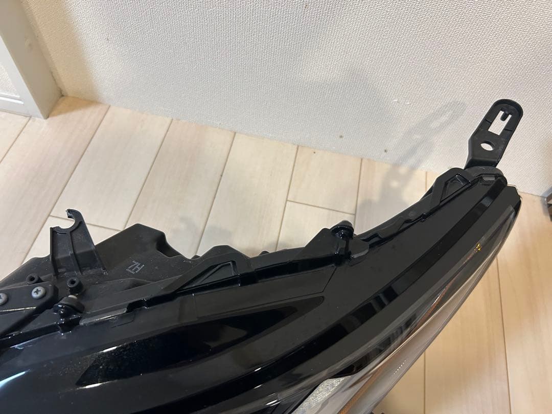 80ハリアー左ヘッドライト