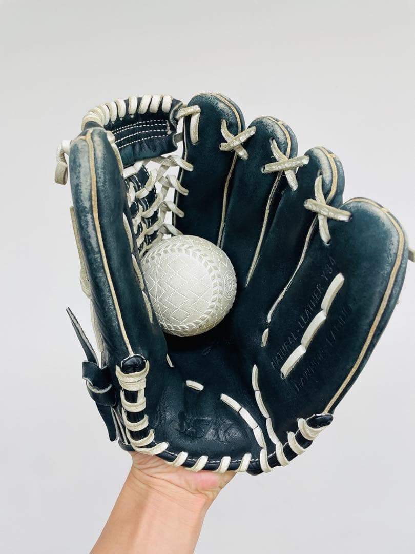 【美品】SSK エスエスケー　軟式野球用　内野手用 黒色　白色　グローブ　野球