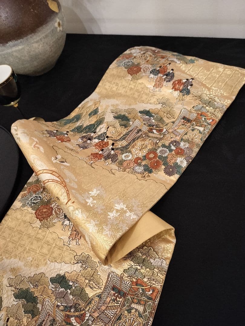 といぷー　A678★逸品‼️豪華刺繍‼️テーブルランナー2m12cm