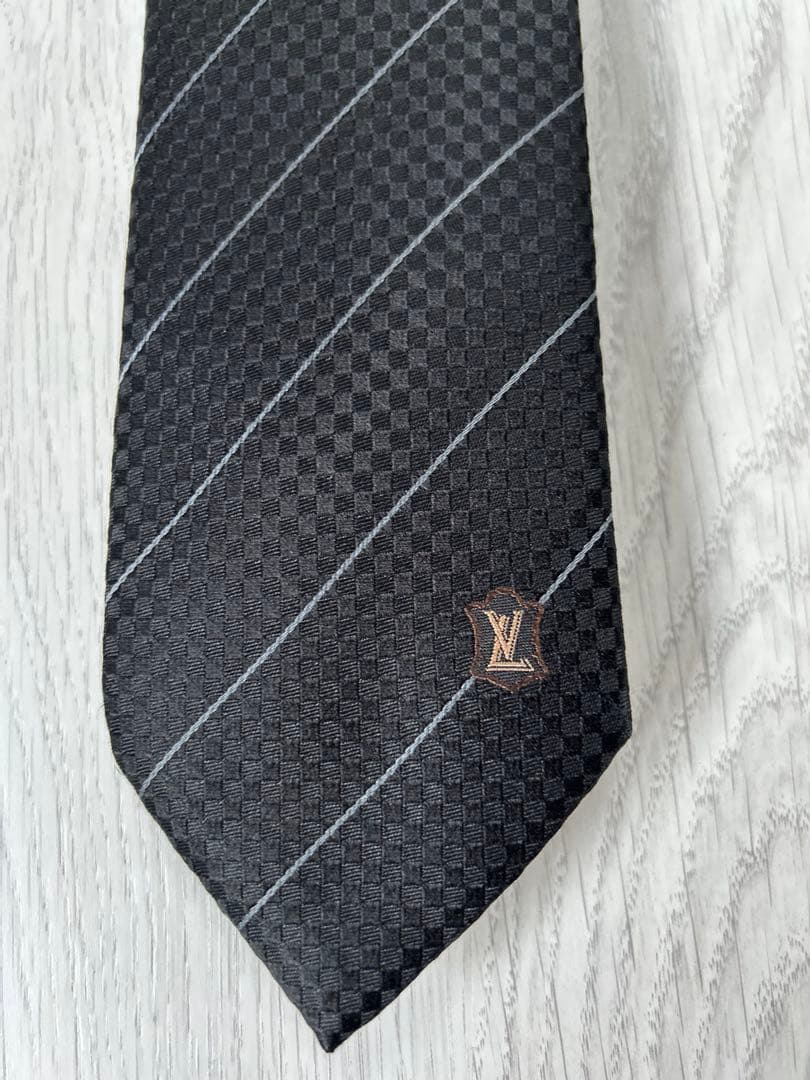 Louis Vuitton⭐︎ルイ・ヴィトン⭐︎ブラック•チェックストライプネクタイ